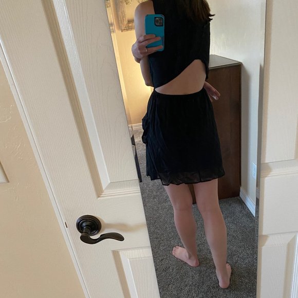 Open Back Dress Black with Pockets - Picture 5 of 5